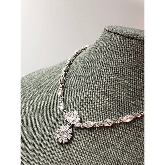 A Beautiful  Vintage Monet Rhinestone Necklace. - Picture 1 of 5